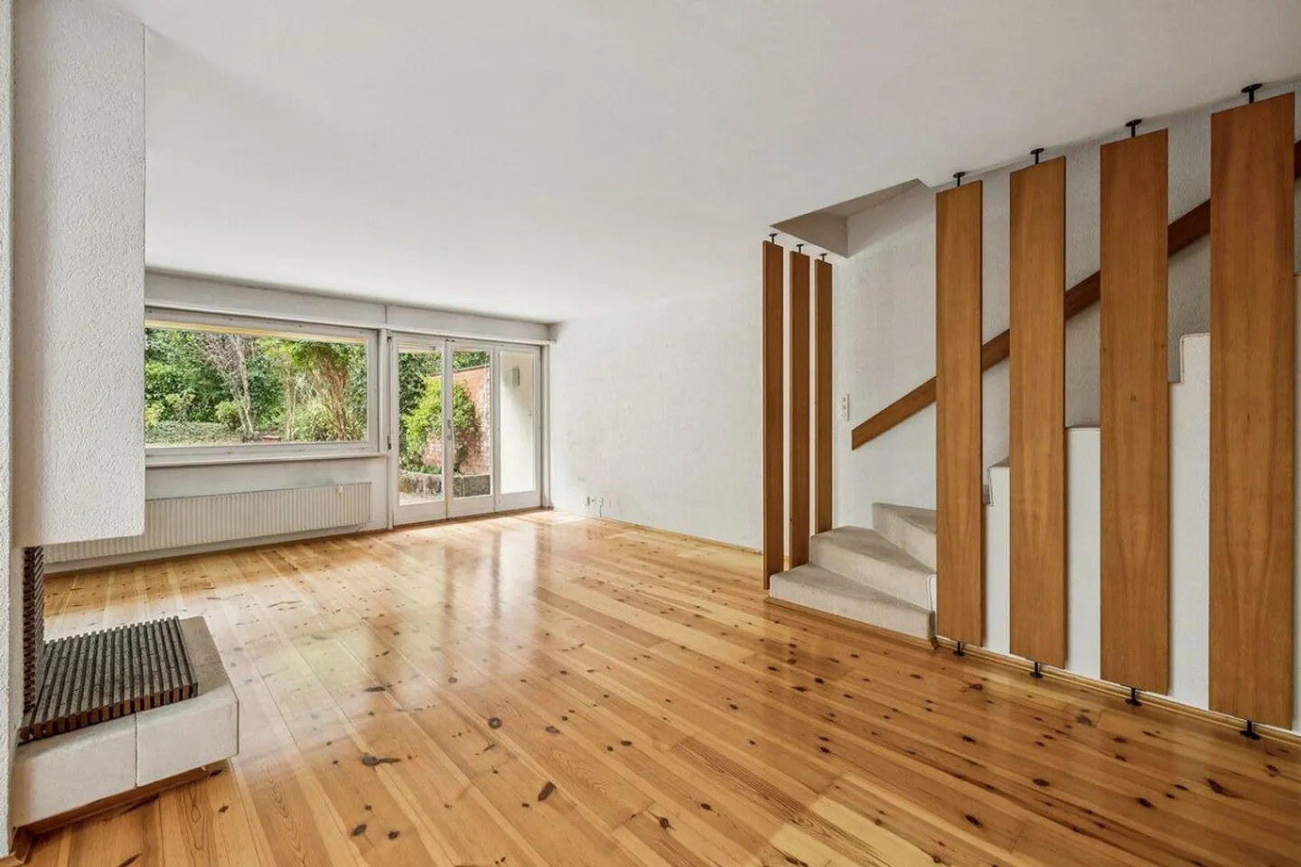 Dream Home at the Edge of the Forest: 5-Room Semi-Detached House in Bottmingen - Photo 8 of 19