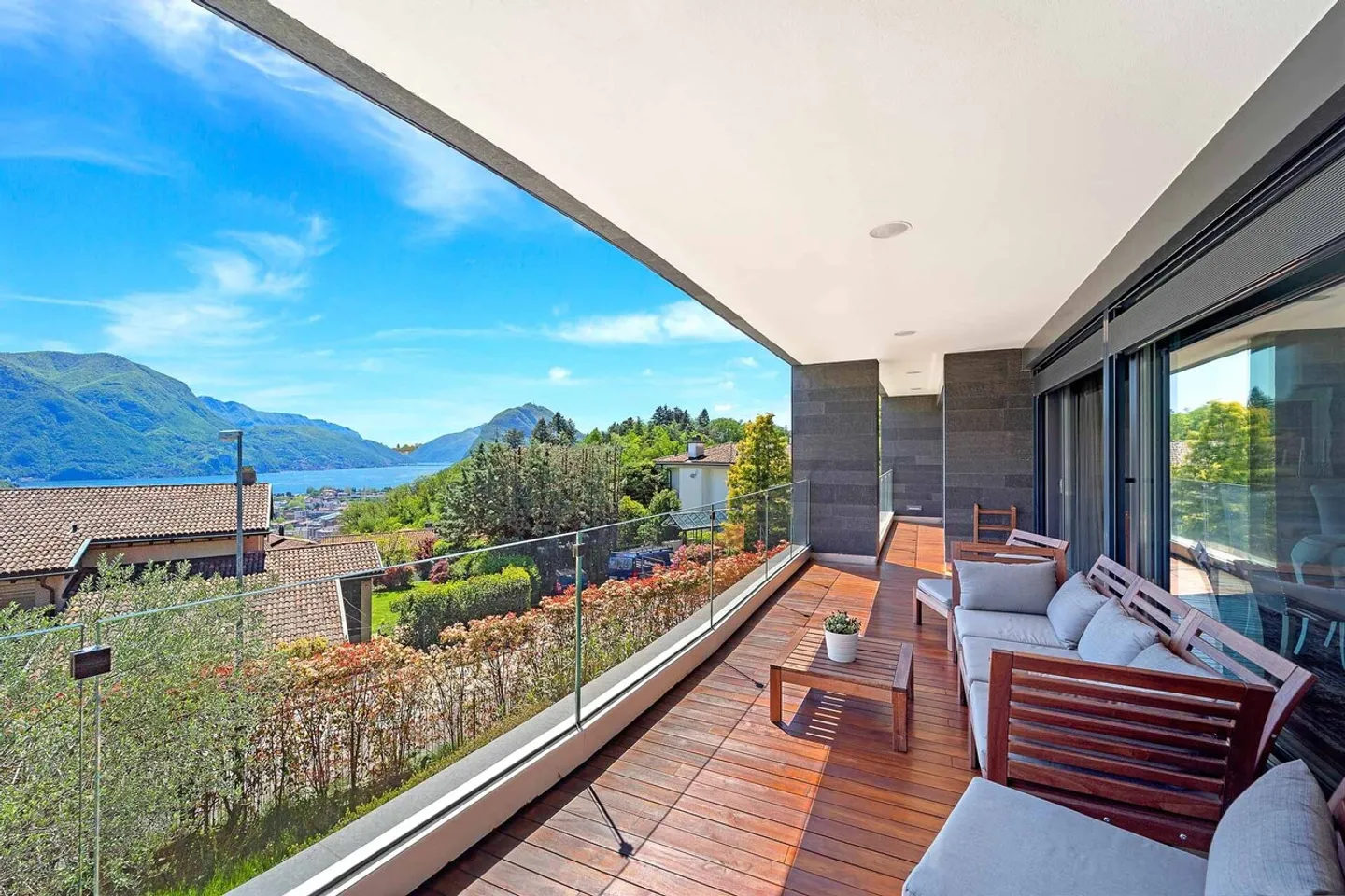 Penthouse élégant et prestigieux avec vue sur le lac - Photo 12 sur 16