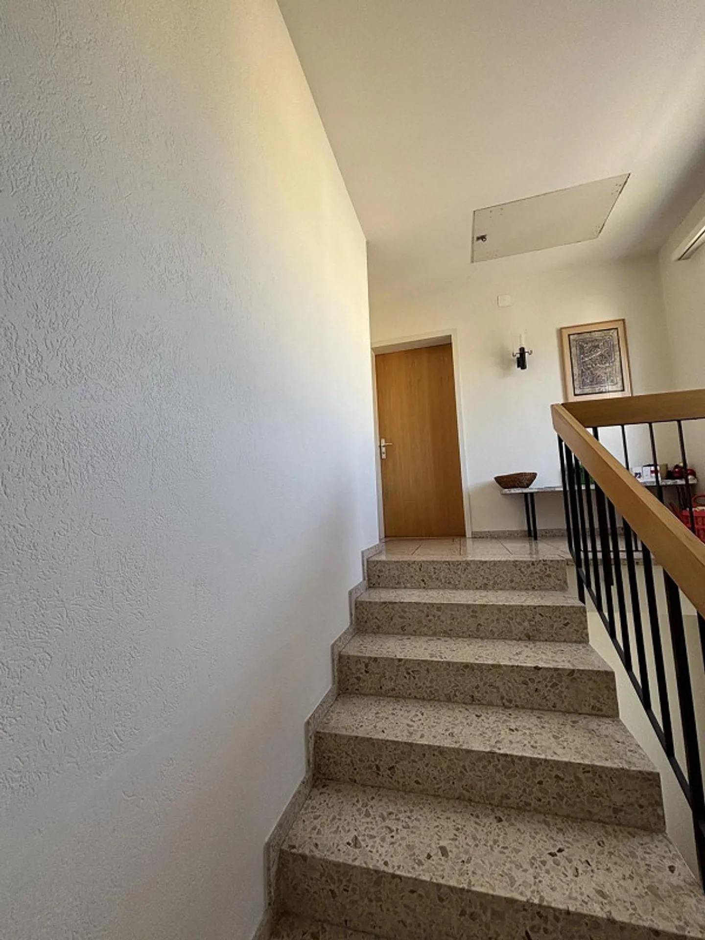 Appartamento di 4.5 locali in una posizione centrale - Foto 3 di 13