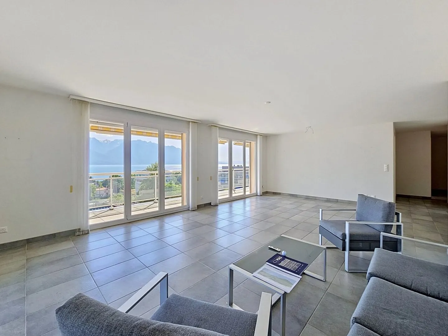 Superb 4-room penthouse with large terrace and panoramic view - Photo 6 of 13