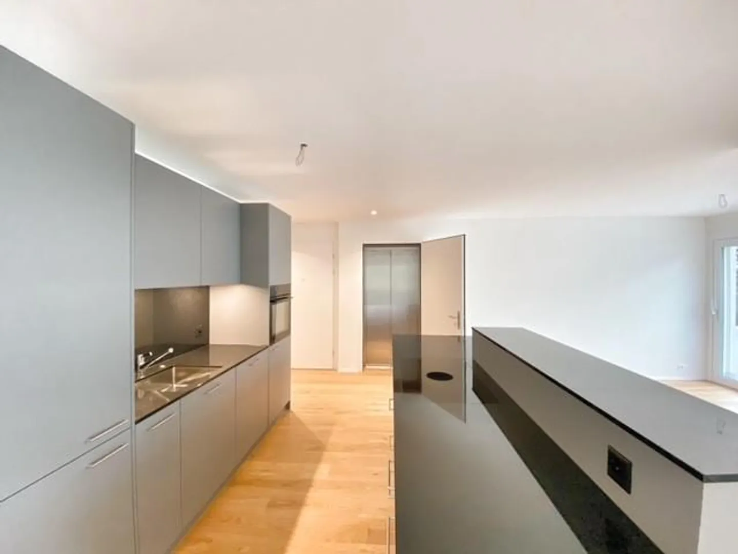 Grosszügige 3.5-Zimmer-Attikawohnung mit 122.7 m² Terrasse in Birrwil - Foto 1 von 5