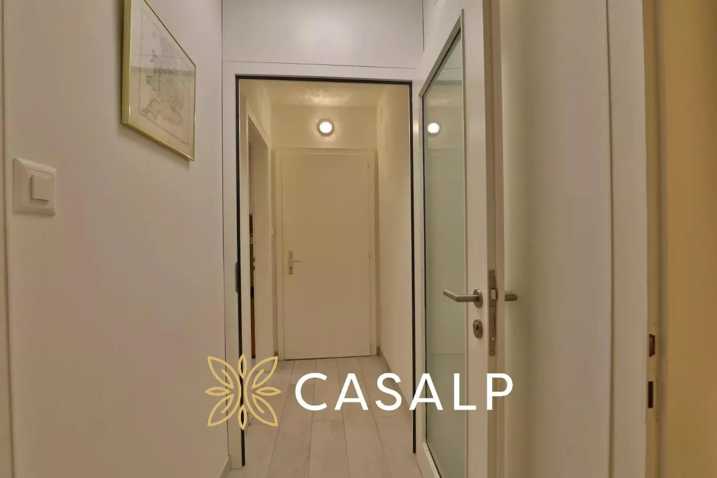 Charming 2.5 room renovated apartment in Crans-Montana - Photo 12 of 13