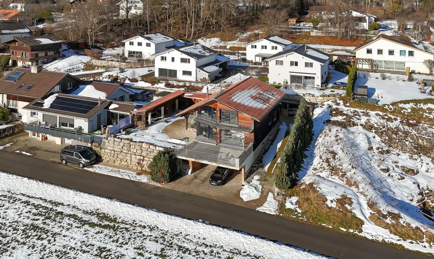 Villa individuale unica, vista panoramica sulle Alpi, sauna e jacuzzi - Foto 2 di 11