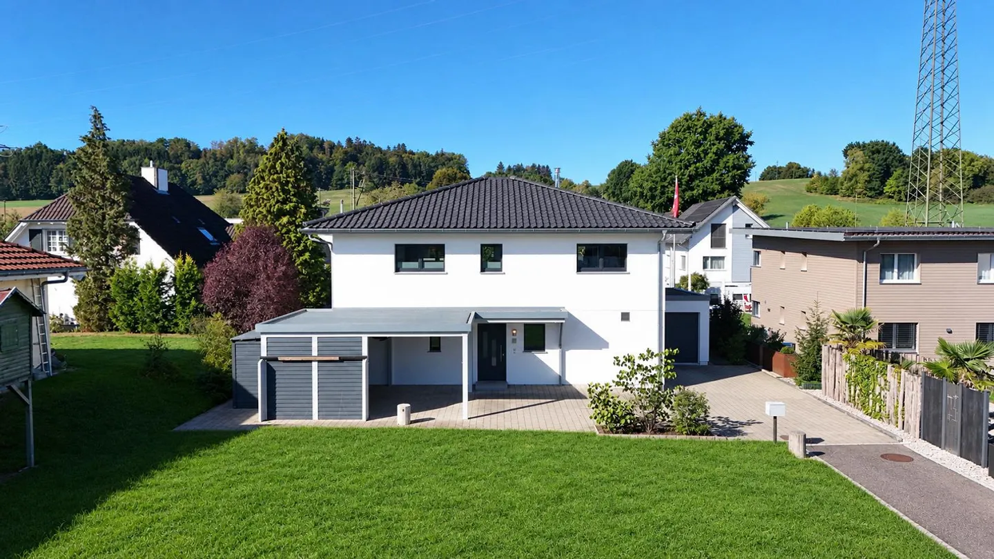 Una casa che lascia spazio per vivere - Casa unifamiliare moderna con giardino - Foto 15 di 15