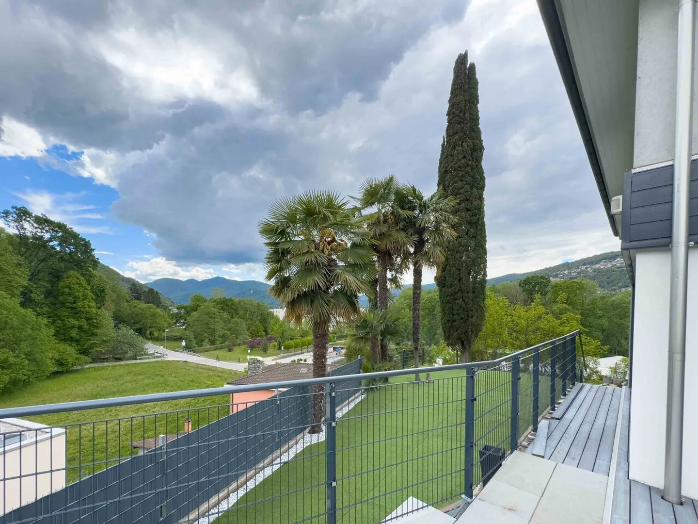 Grande villa avec piscine et jardin près du lac - Photo 8 sur 9