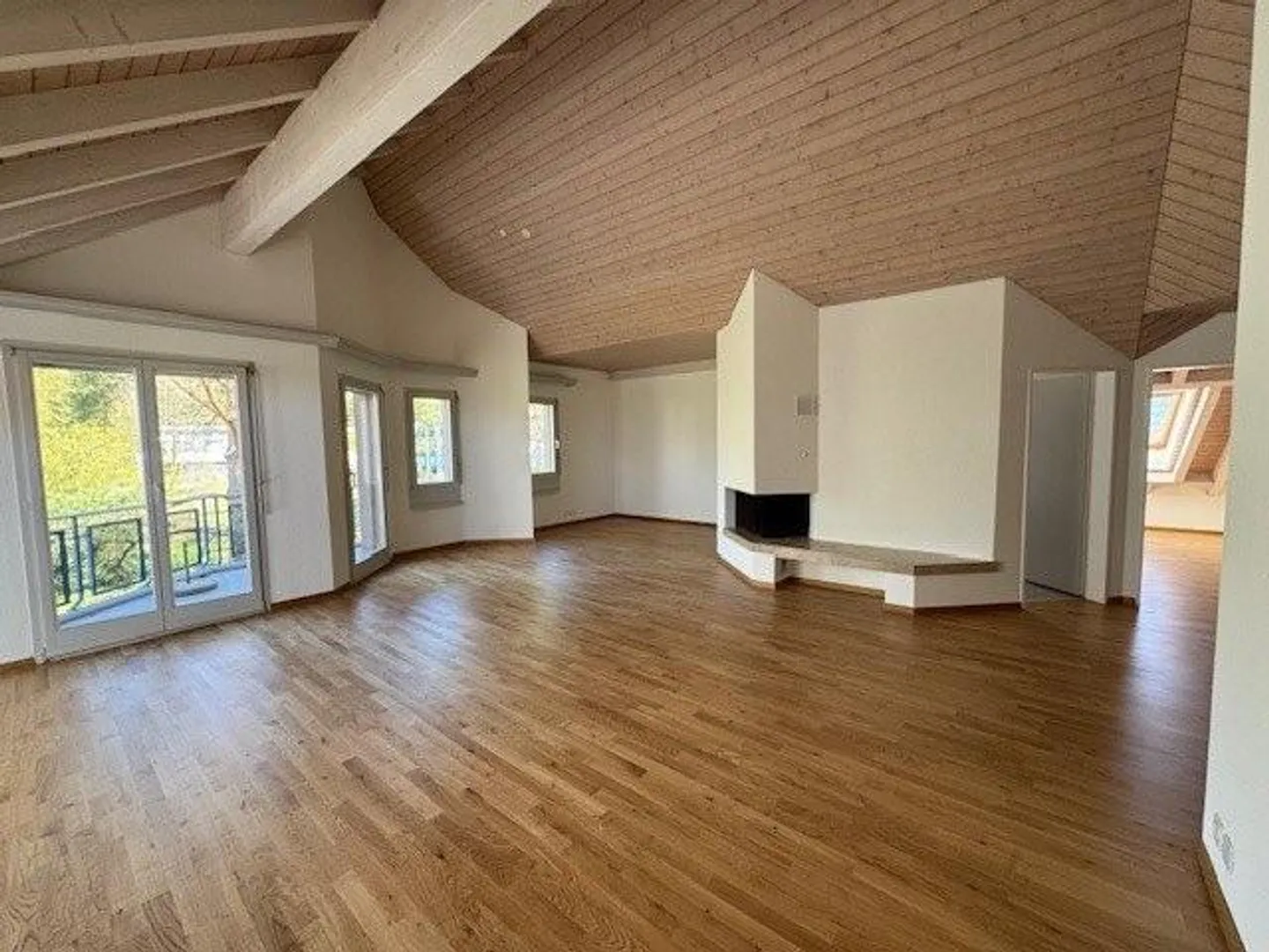 Spacious Attic Apartment in Meggen - Photo 4 of 8