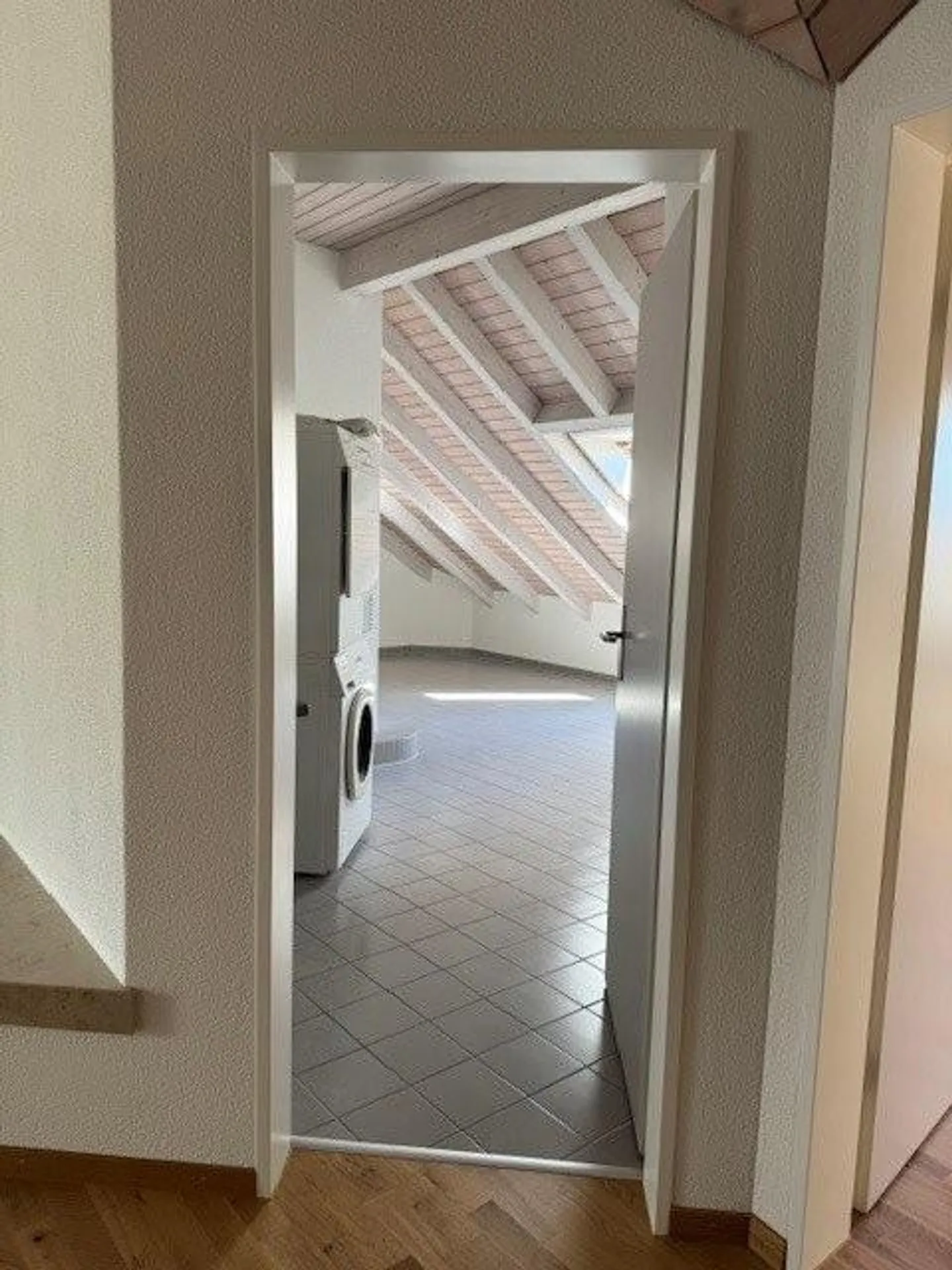 Spacious Attic Apartment in Meggen - Photo 5 of 8