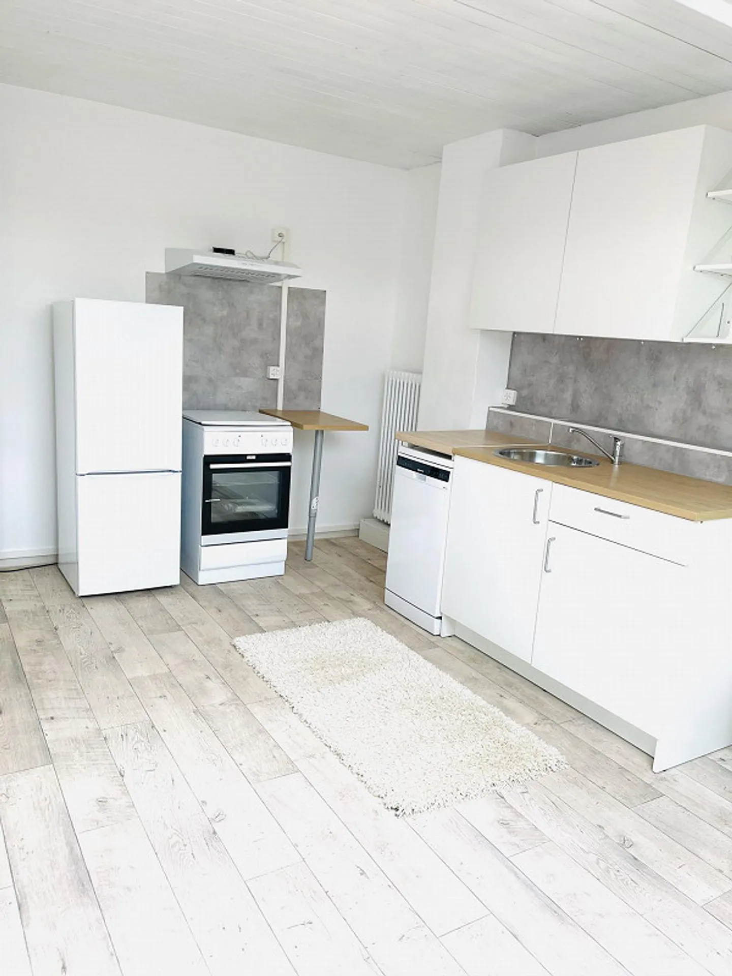 Appartamento luminoso di 1,5 stanze con lavatrice + asciugatrice - Foto 7 di 9