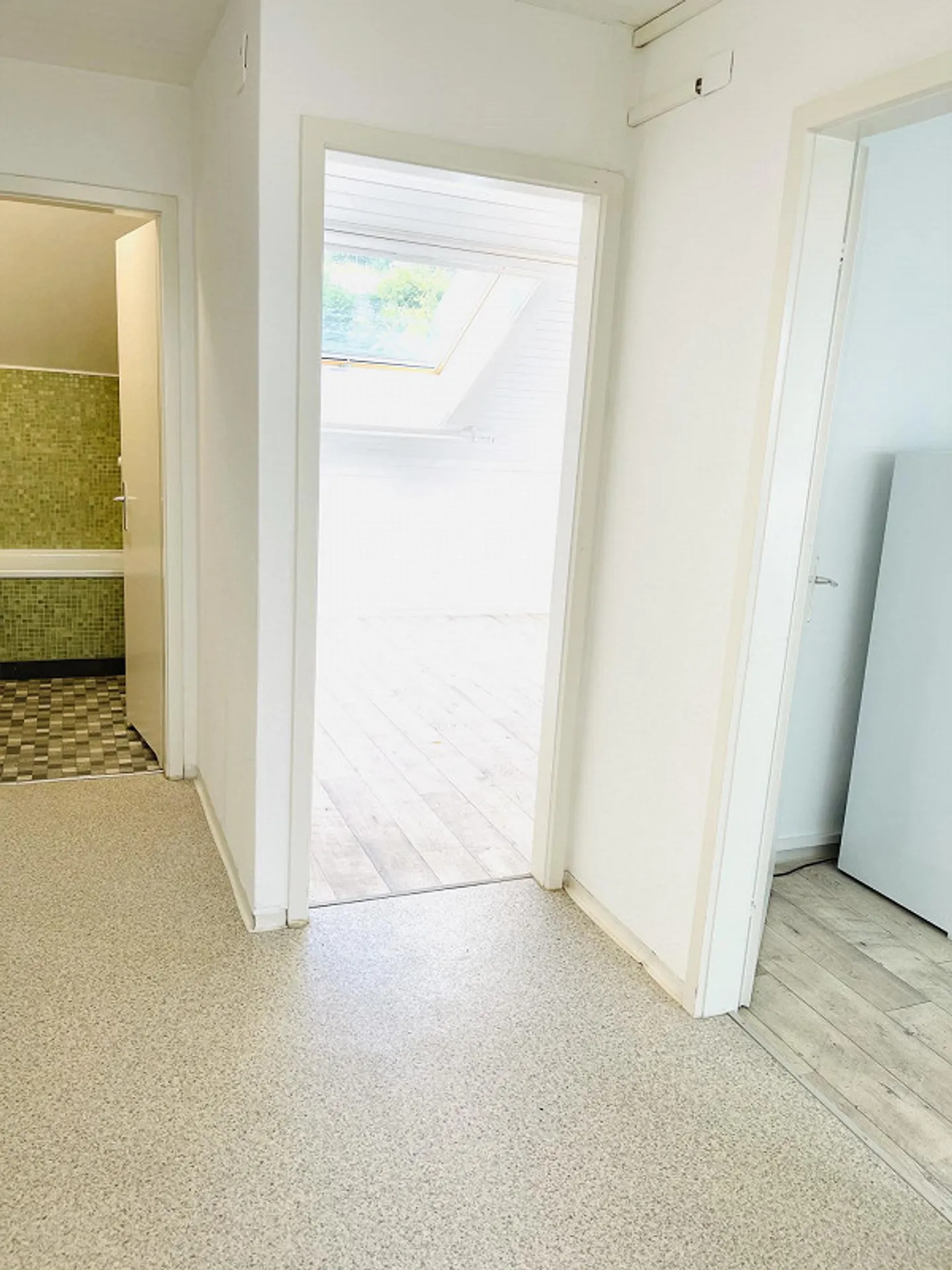 Appartamento luminoso di 1,5 stanze con lavatrice + asciugatrice - Foto 5 di 9