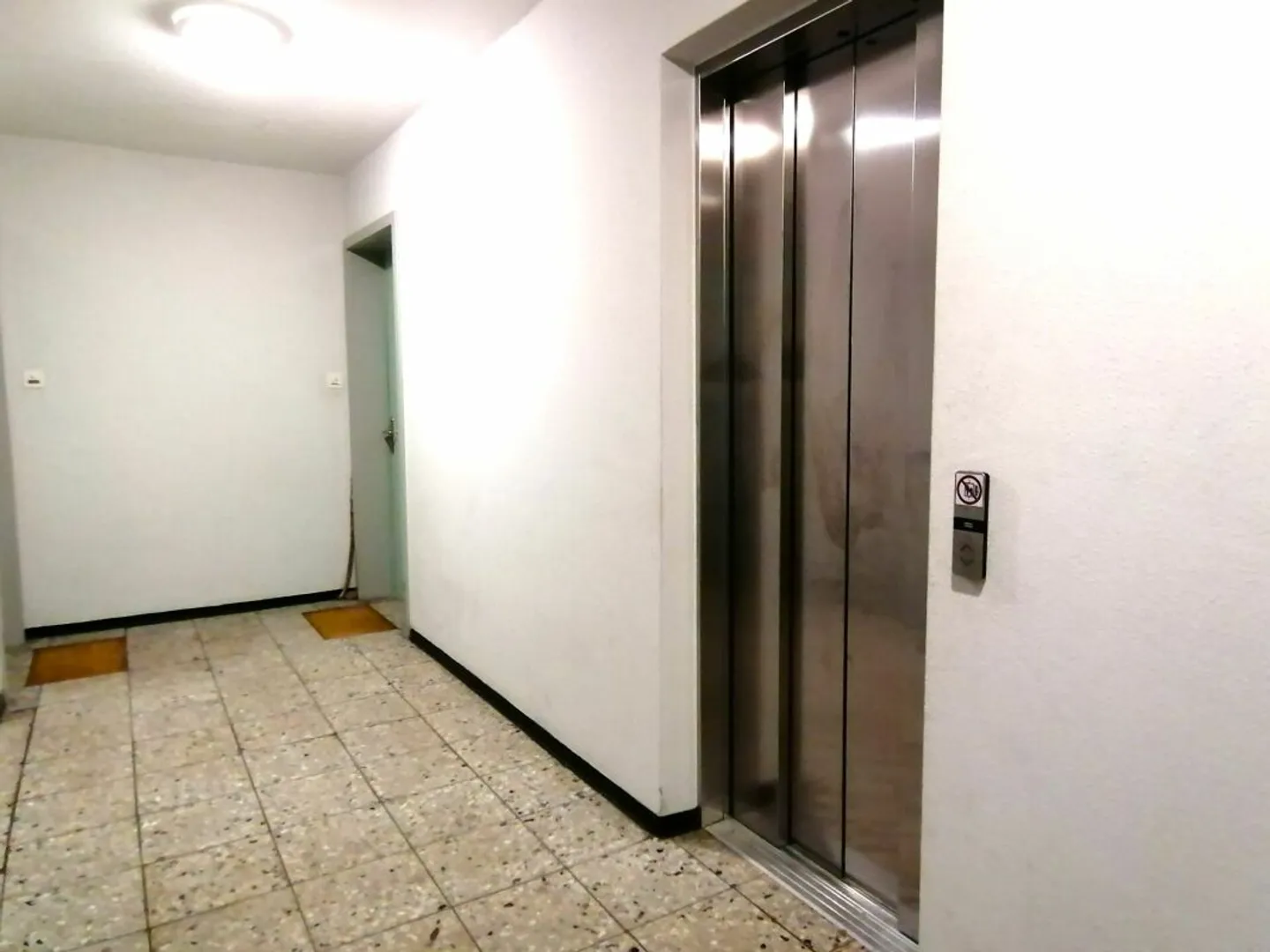 Bright Apartment with Balcony - Photo 8 of 8