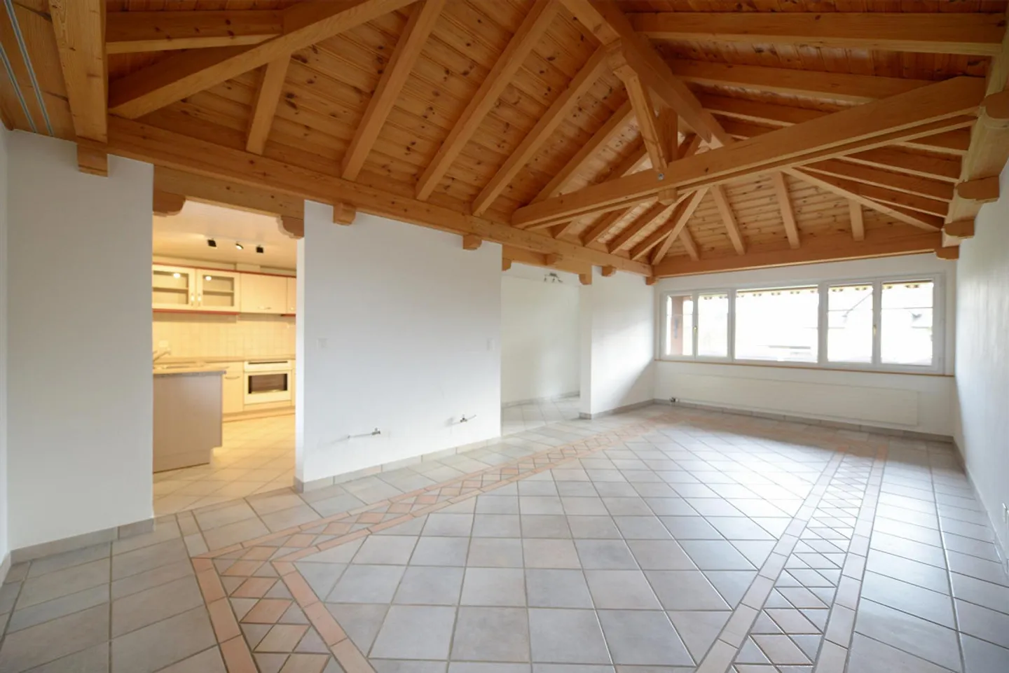 Multi-family house with development potential - Photo 2 of 16