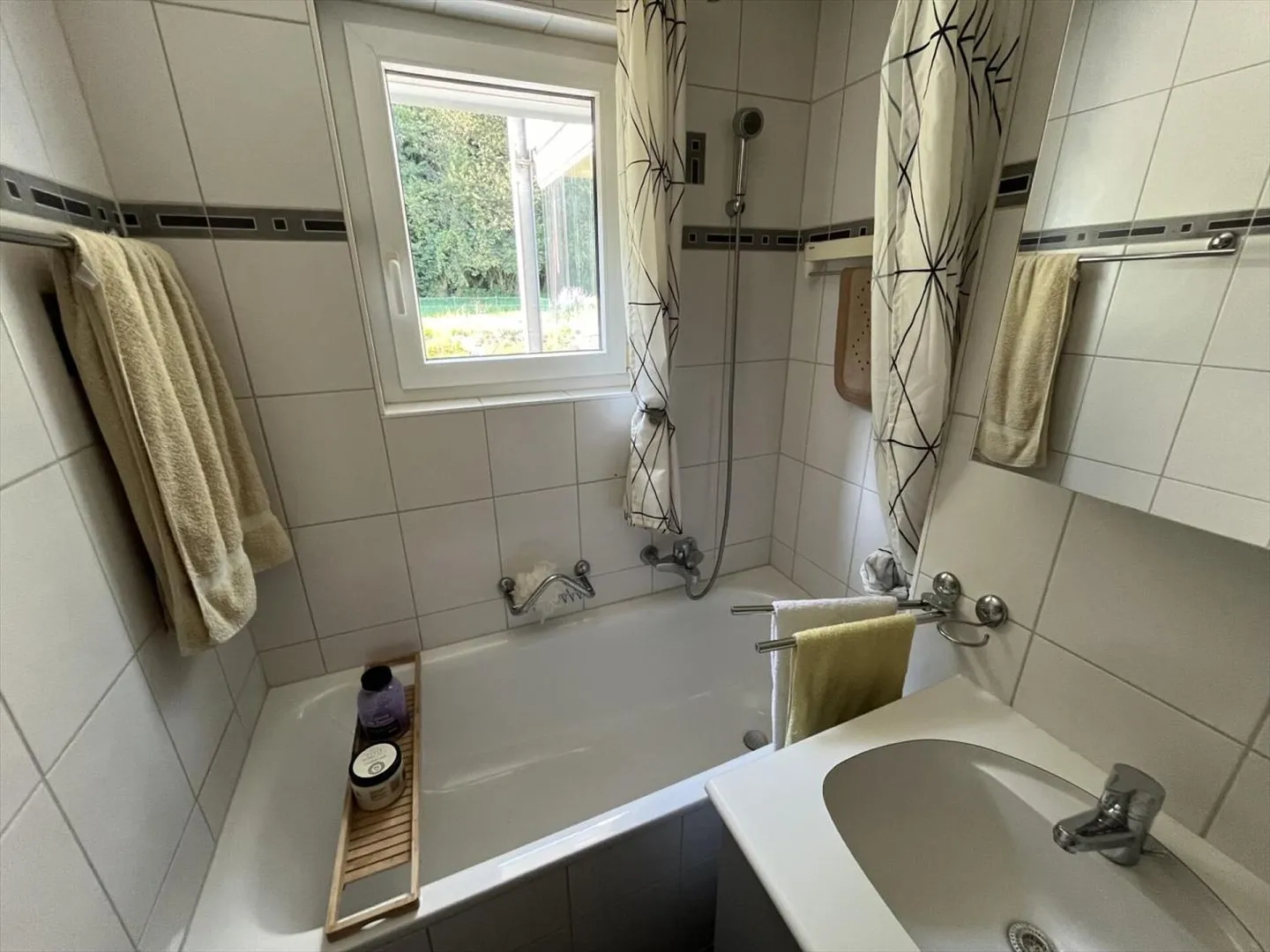 In einem prächtigen Grünbereich, mit privatem Garten - Foto 12 von 13