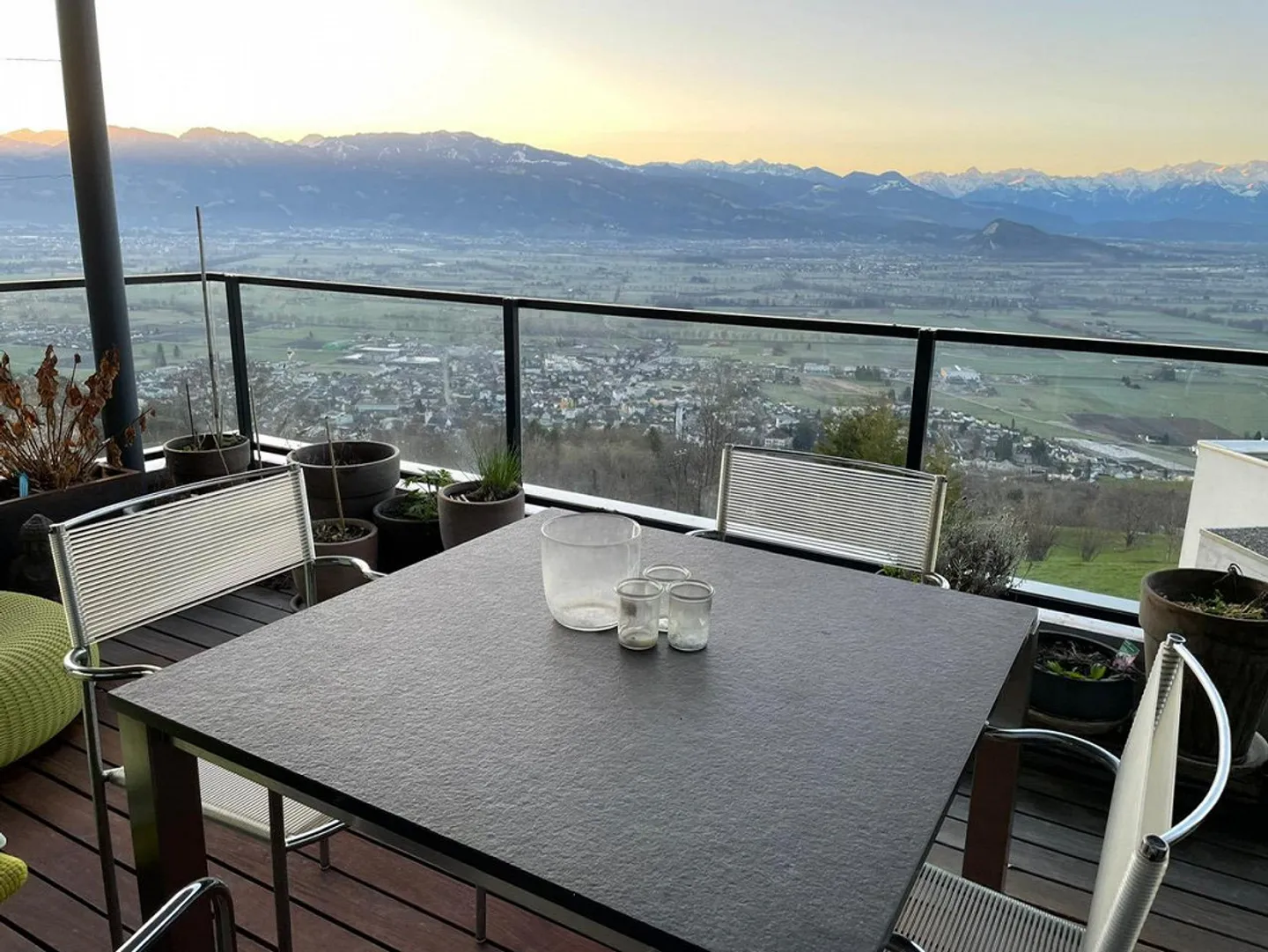 Appartamento moderno di 3,5 stanze con vista spettacolare sulla valle del Reno - Foto 9 di 13