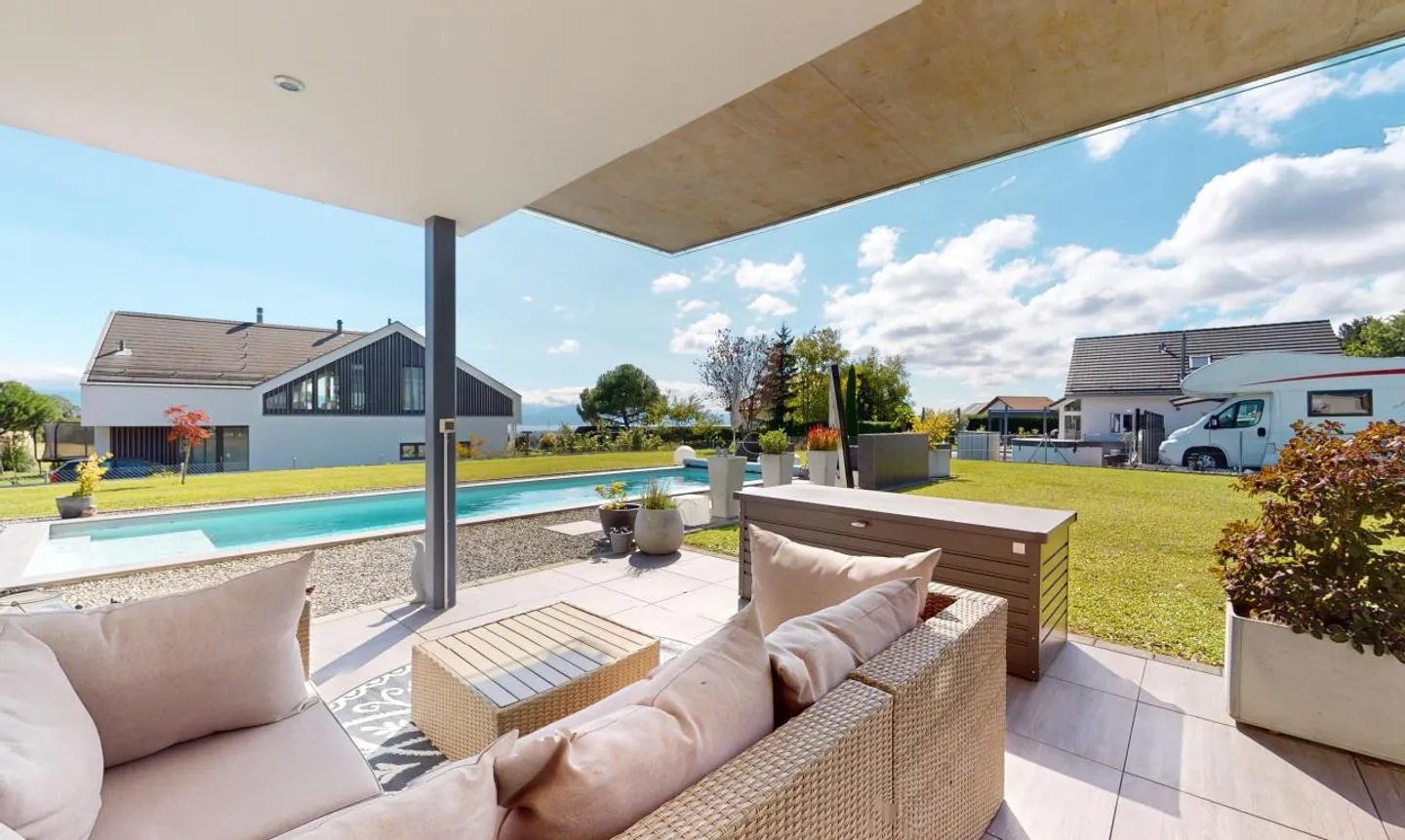 Traumhaus mit beheiztem Pool und Seeblick! - Foto 2 von 13