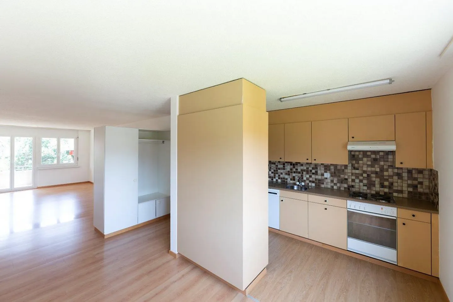 Renting without Deposit - Welcome Home - Photo 2 of 8