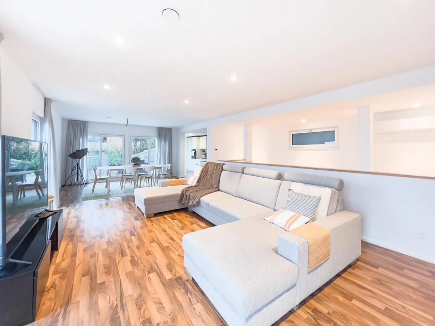 Schönes Doppelhaus mit Garten in Mendrisio - Foto 1 von 7