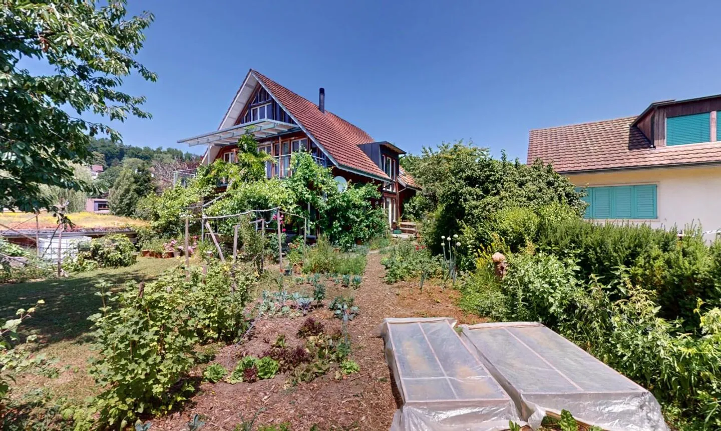 Light-Filled Space Wonder with Sustainable Construction - Photo 2 of 13