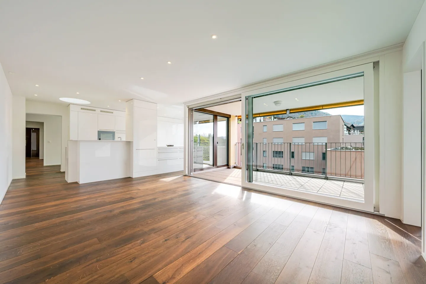 Plenty of space, plenty of light - at an incomparable price - Photo 1 of 4