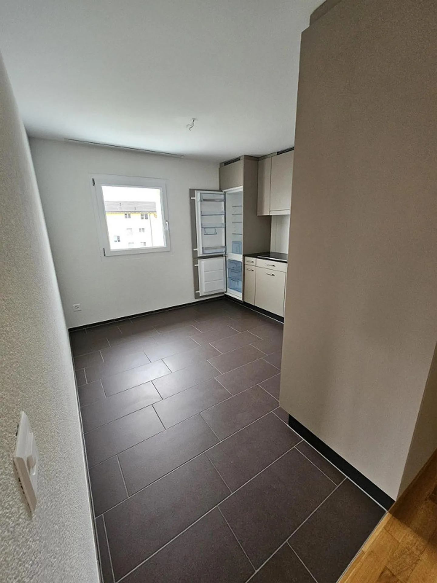 Appartement moderne de 3.5 pièces avec grand balcon - Photo 2 sur 10