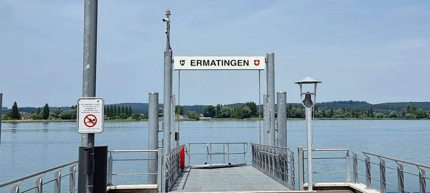 Exclusive villa in a prominent location with lake view meets exquisite taste - Photo 1 of 9