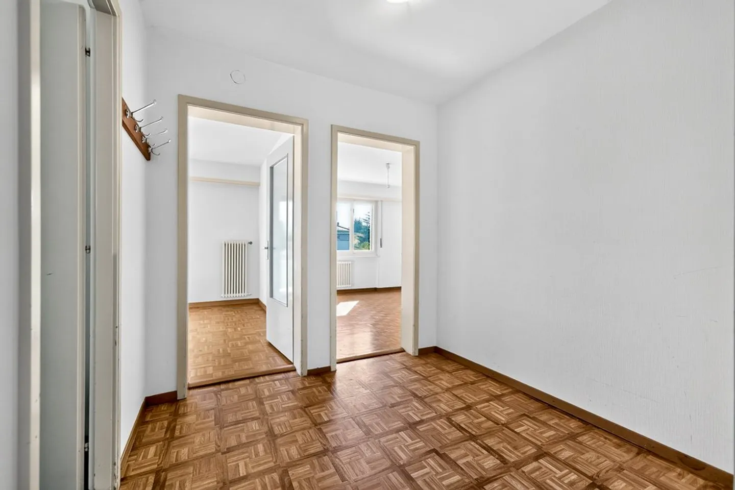 Charming 2.5 Room Apartment - Photo 2 of 8
