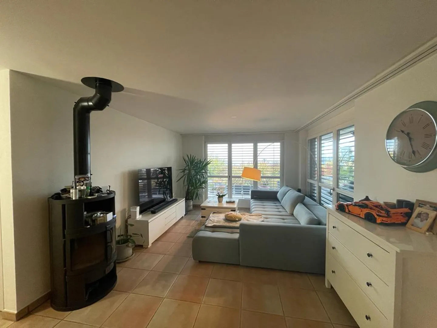 Moderno appartamento di 3 1/2 stanze con area giardino a Lostorf - Foto 2 di 5