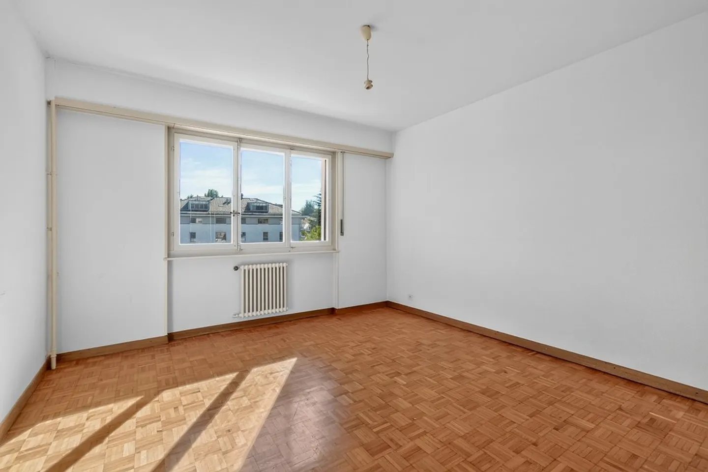Charming 2.5 Room Apartment - Photo 4 of 8