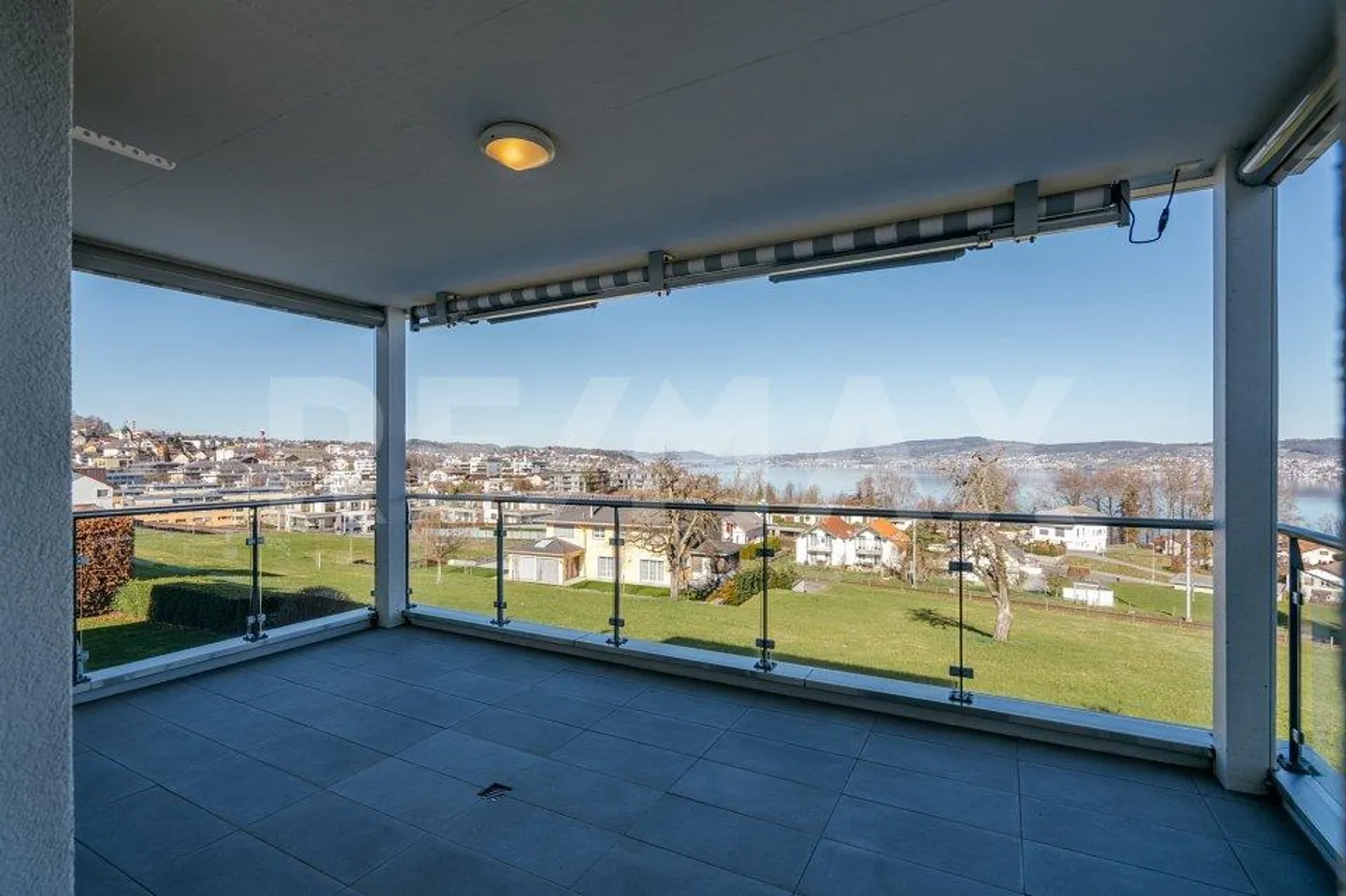 Vivere privilegiato con vista lago e panoramica - Foto 2 di 13