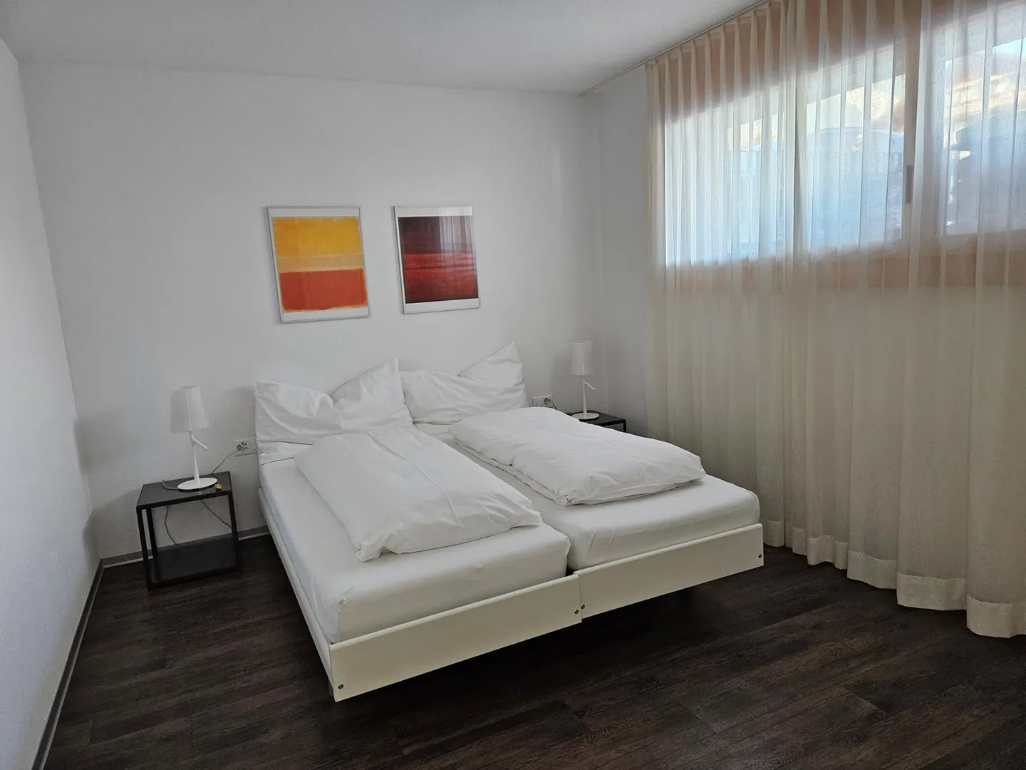 Luminoso appartamento per vacanze di 3,5 stanze con grande terrazza e vista sulle montagne nel bellissimo villaggio turistico di Lenk! - Foto 10 di 13