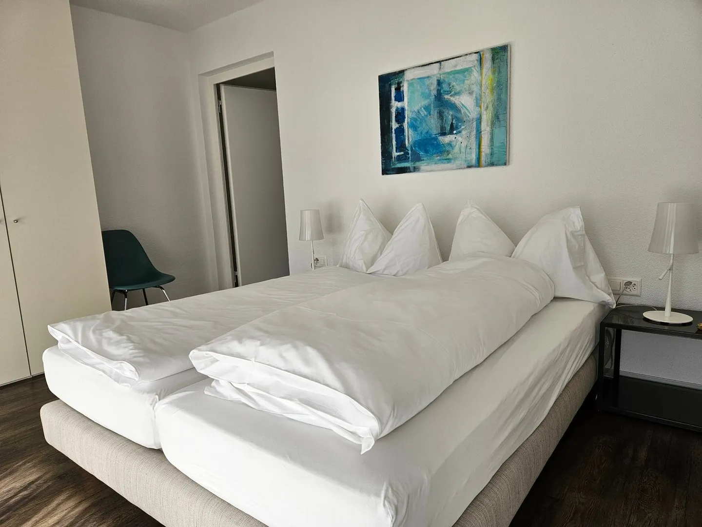 Luminoso appartamento per vacanze di 3,5 stanze con grande terrazza e vista sulle montagne nel bellissimo villaggio turistico di Lenk! - Foto 11 di 13