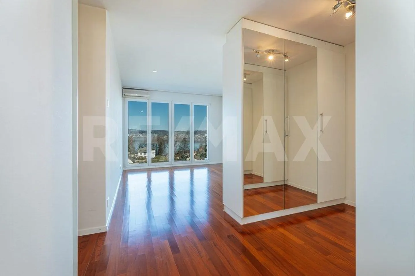 Vivere privilegiato con vista lago e panoramica - Foto 8 di 13