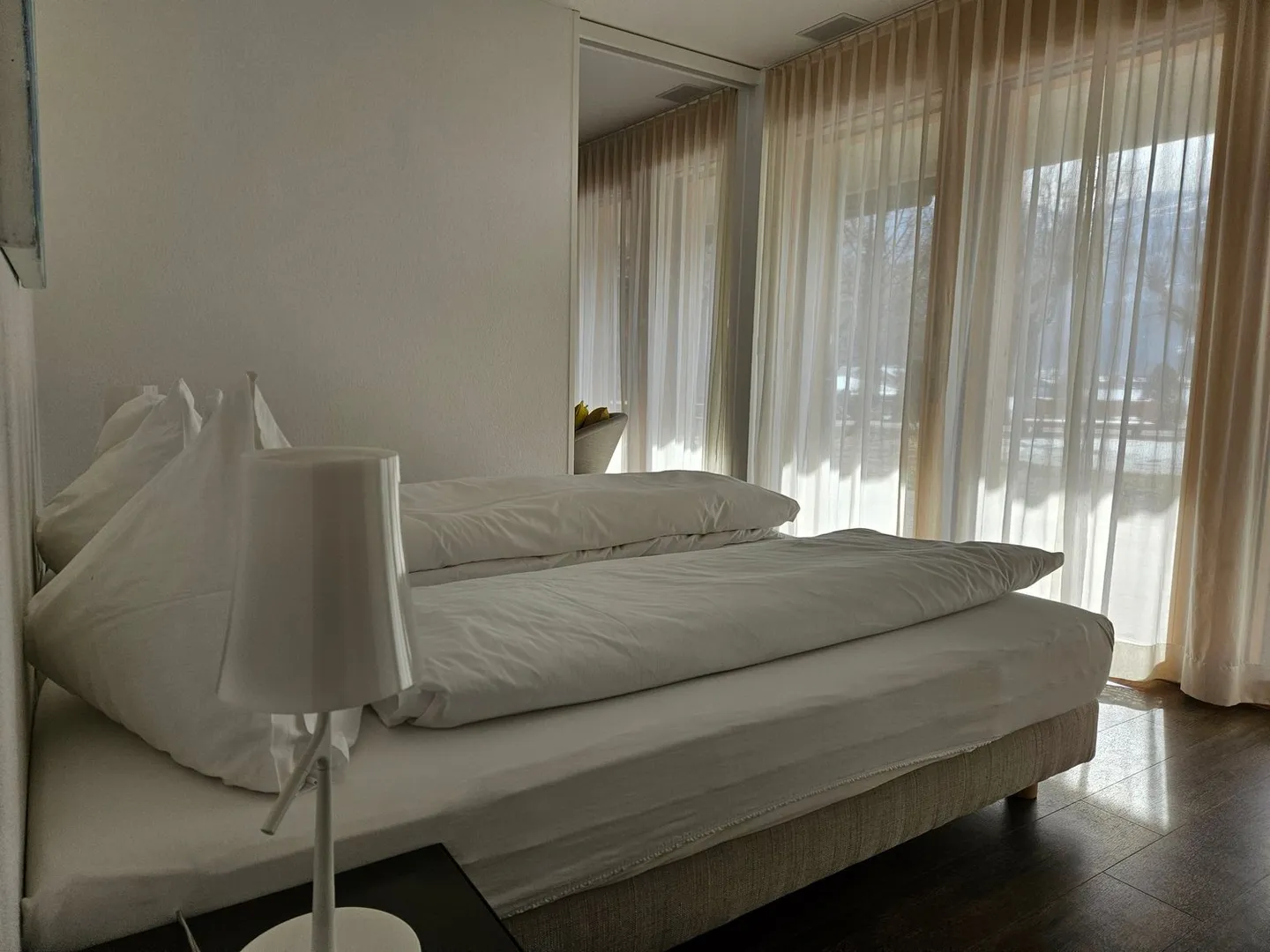 Luminoso appartamento per vacanze di 3,5 stanze con grande terrazza e vista sulle montagne nel bellissimo villaggio turistico di Lenk! - Foto 12 di 13