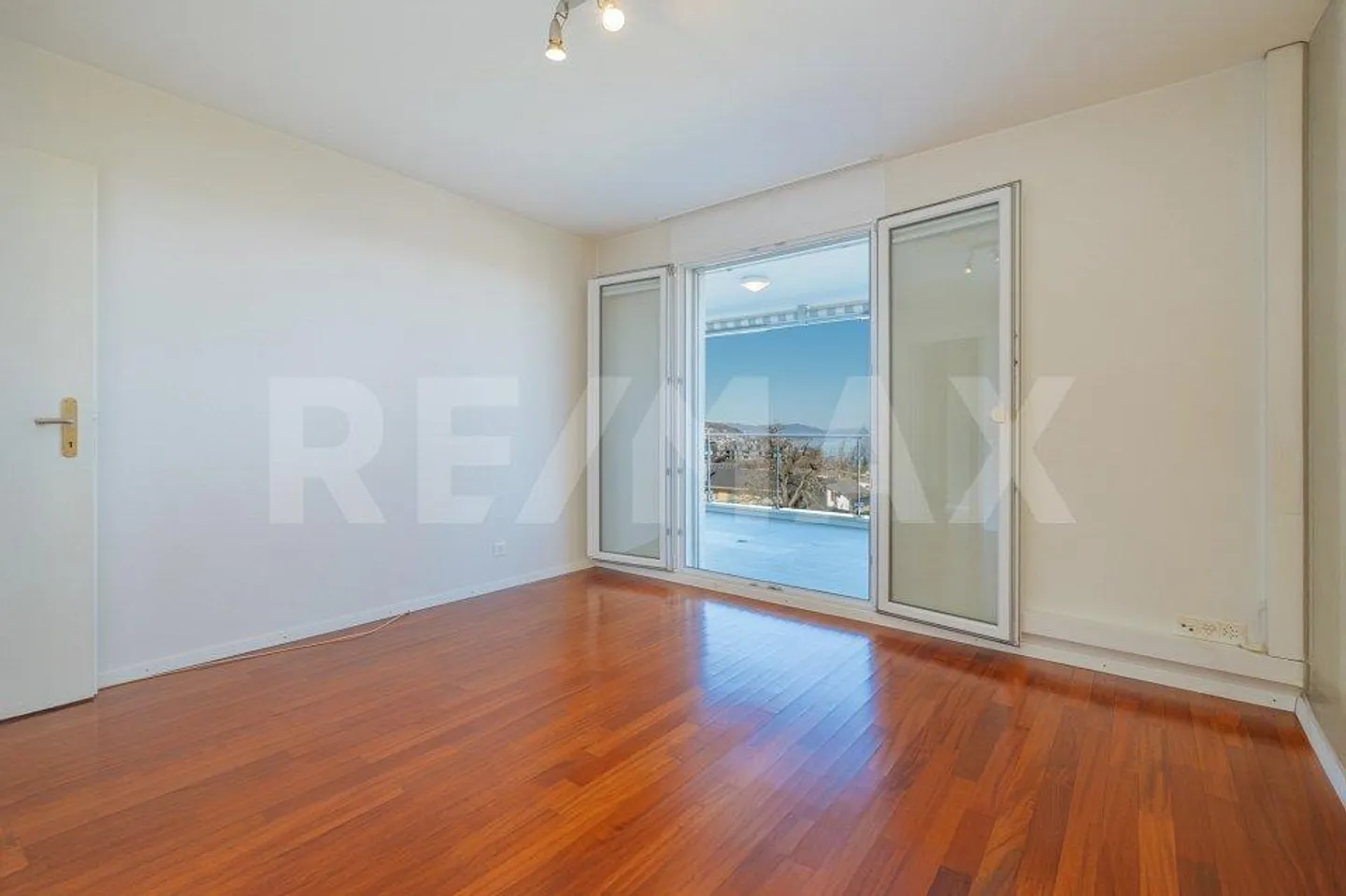 Vivere privilegiato con vista lago e panoramica - Foto 12 di 13