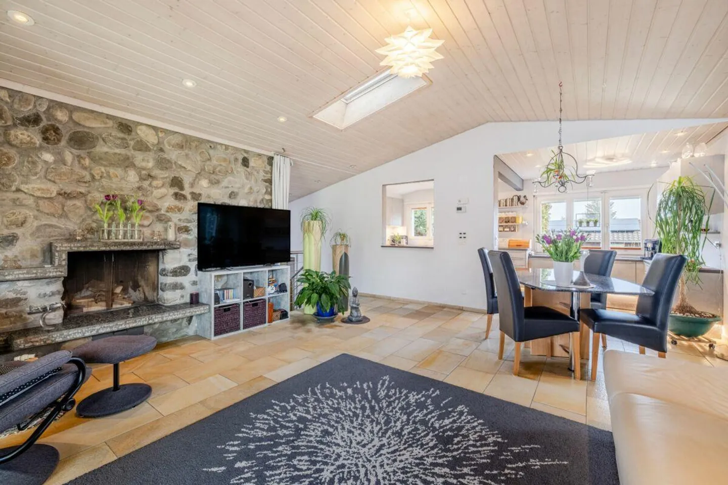 Maison exclusive de 6,5 pièces avec jardin de rêve, piscine et accès direct au lac - Photo 4 sur 10