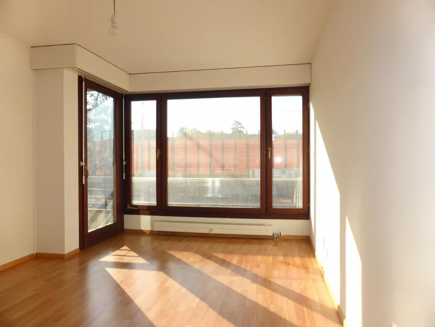 Bright, friendly studio - Photo 2 of 6