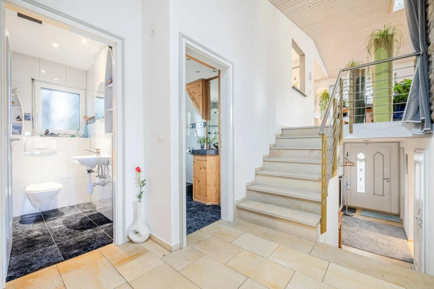 Maison exclusive de 6,5 pièces avec jardin de rêve, piscine et accès direct au lac - Photo 2 sur 10