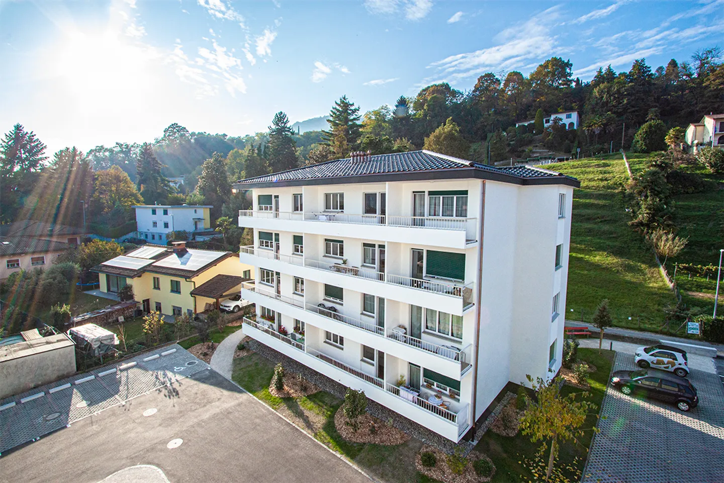 Caslano - Opposite the FLP train station - 3 renovated rooms for rent - Photo 1 of 8