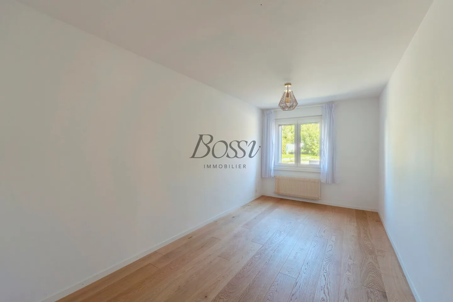 Casa indipendente ristrutturata con 5 camere da letto, garage e giardino - Foto 10 di 16
