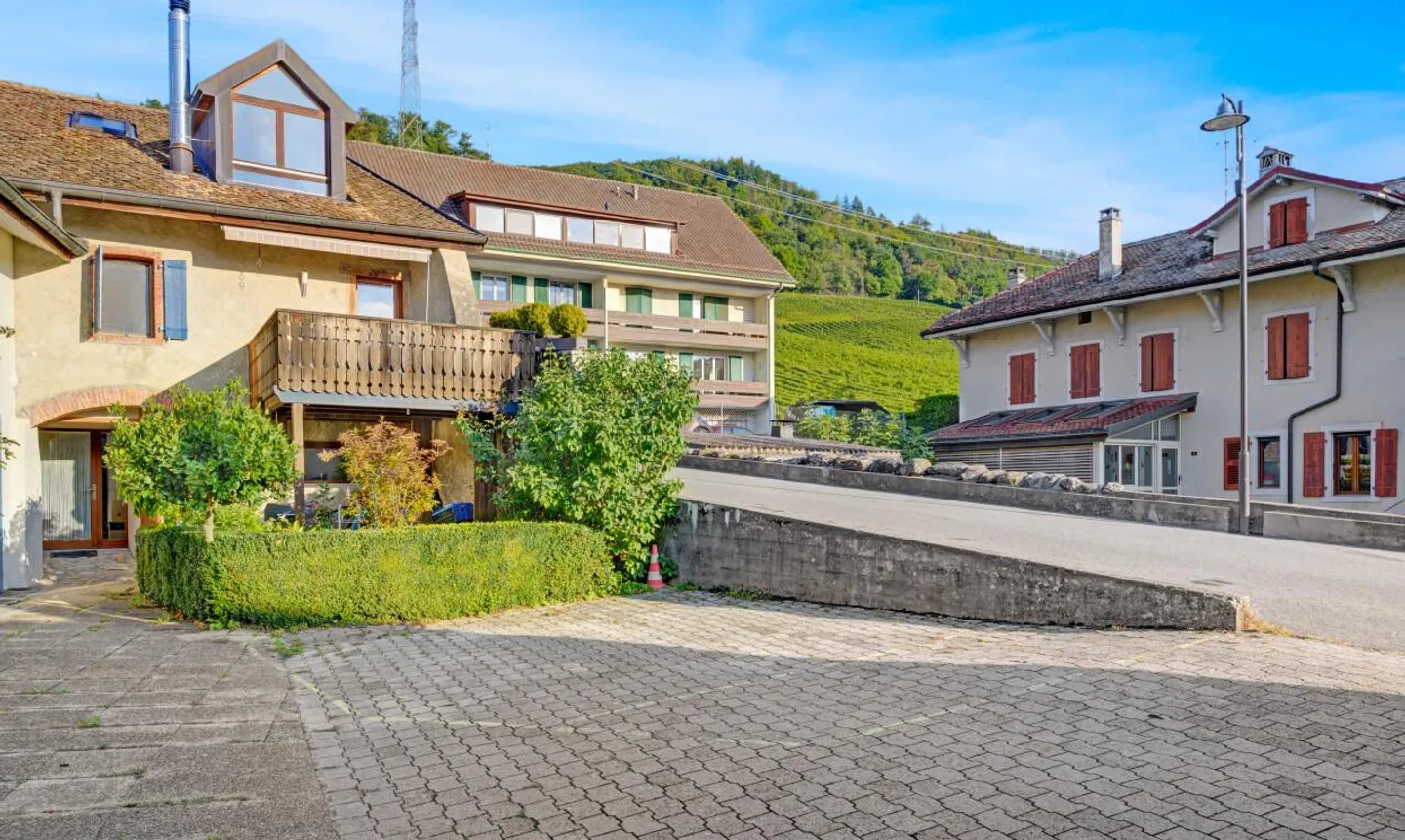 Magnifique maison entièrement rénovée avec jardin indépendant - Photo 3 sur 13