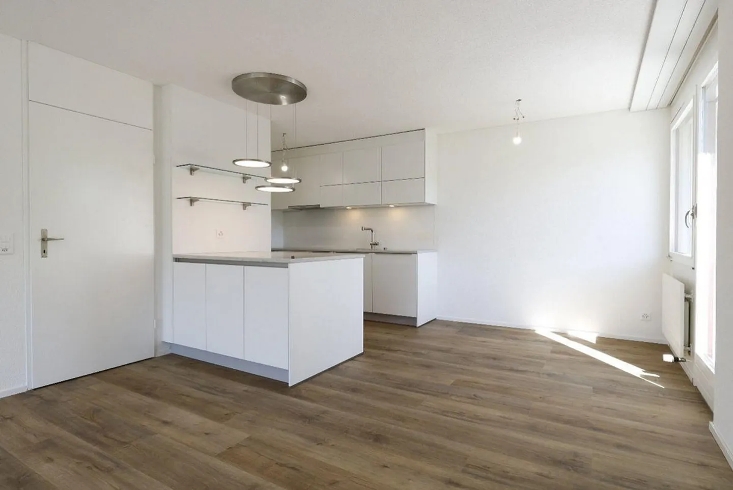 Appartamento luminoso, elegante e completamente ristrutturato di 4,5 stanze - Foto 3 di 12