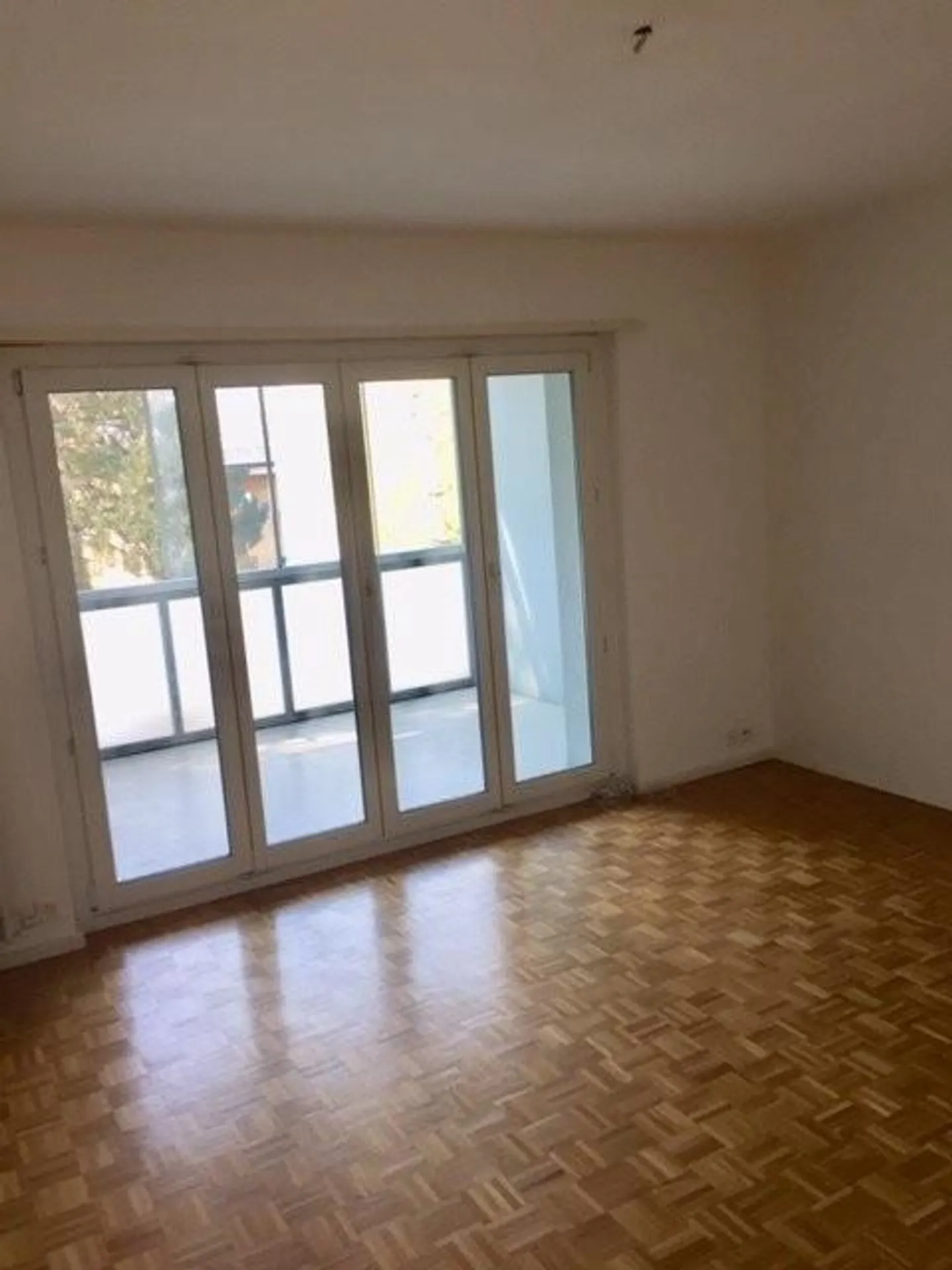 Appartement moderne 2 pièces avec balcon - Photo 3 sur 8