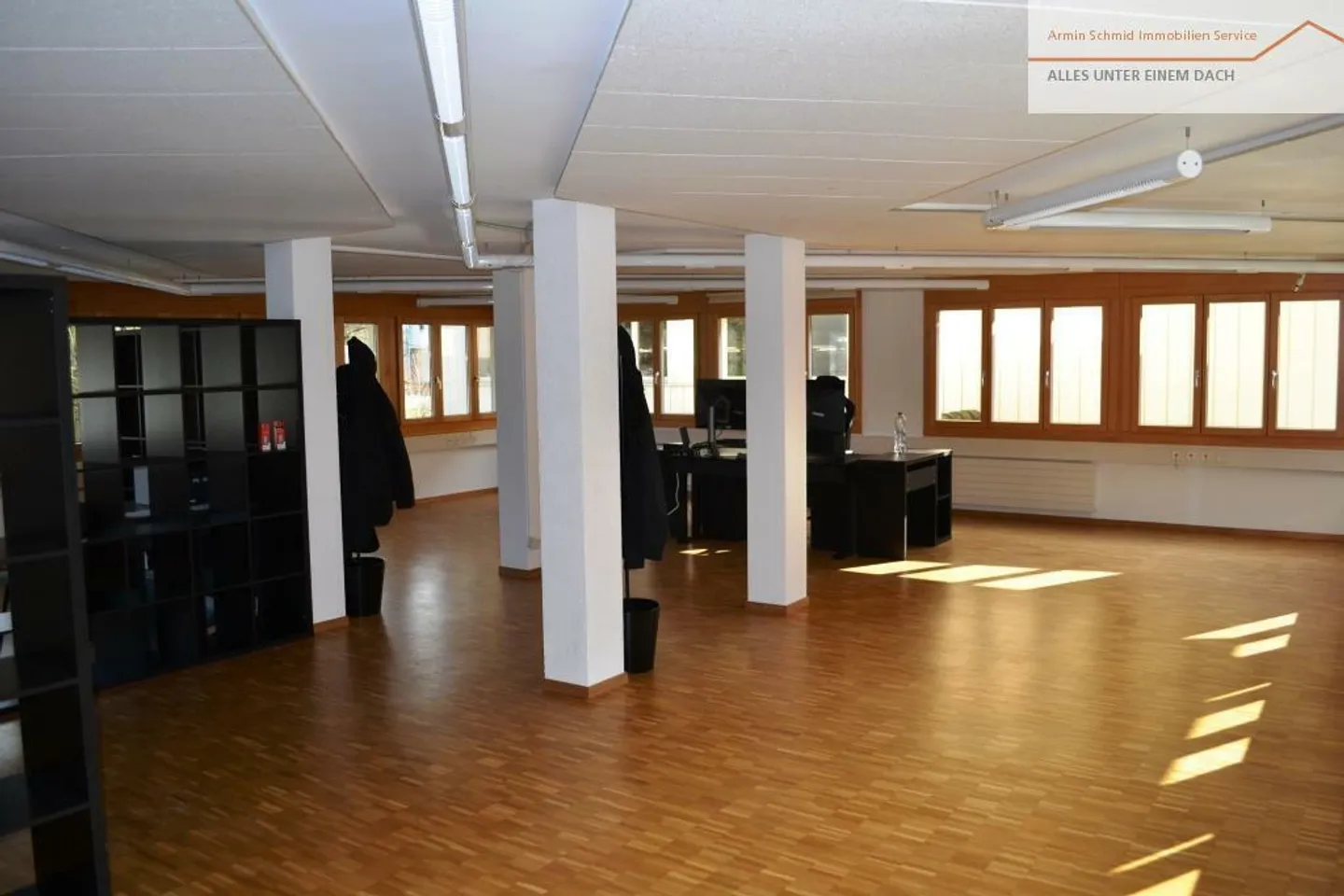 Grand espace de loisirs dans un emplacement privilégié - Photo 7 sur 14