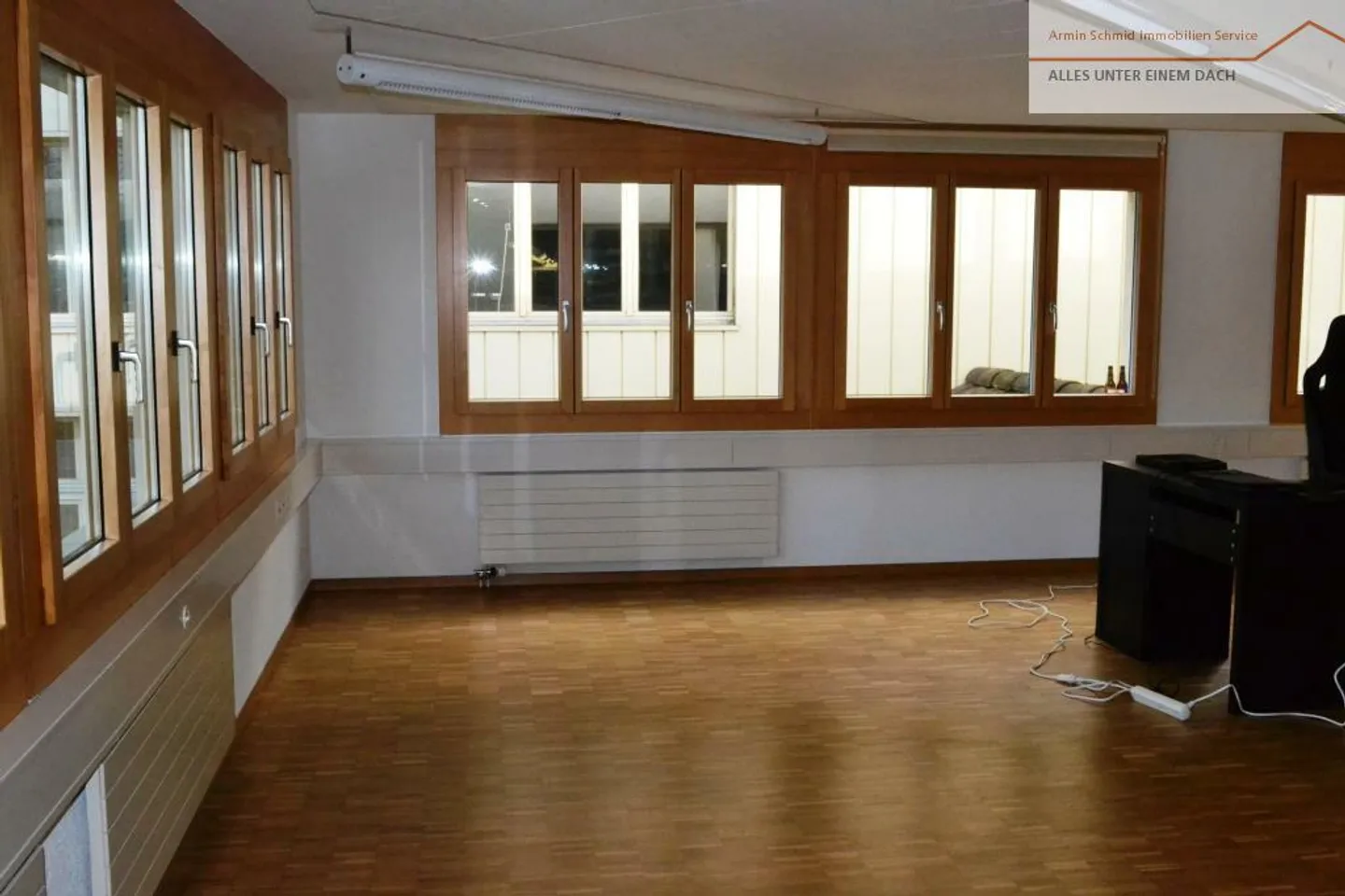 Grand espace de loisirs dans un emplacement privilégié - Photo 11 sur 14