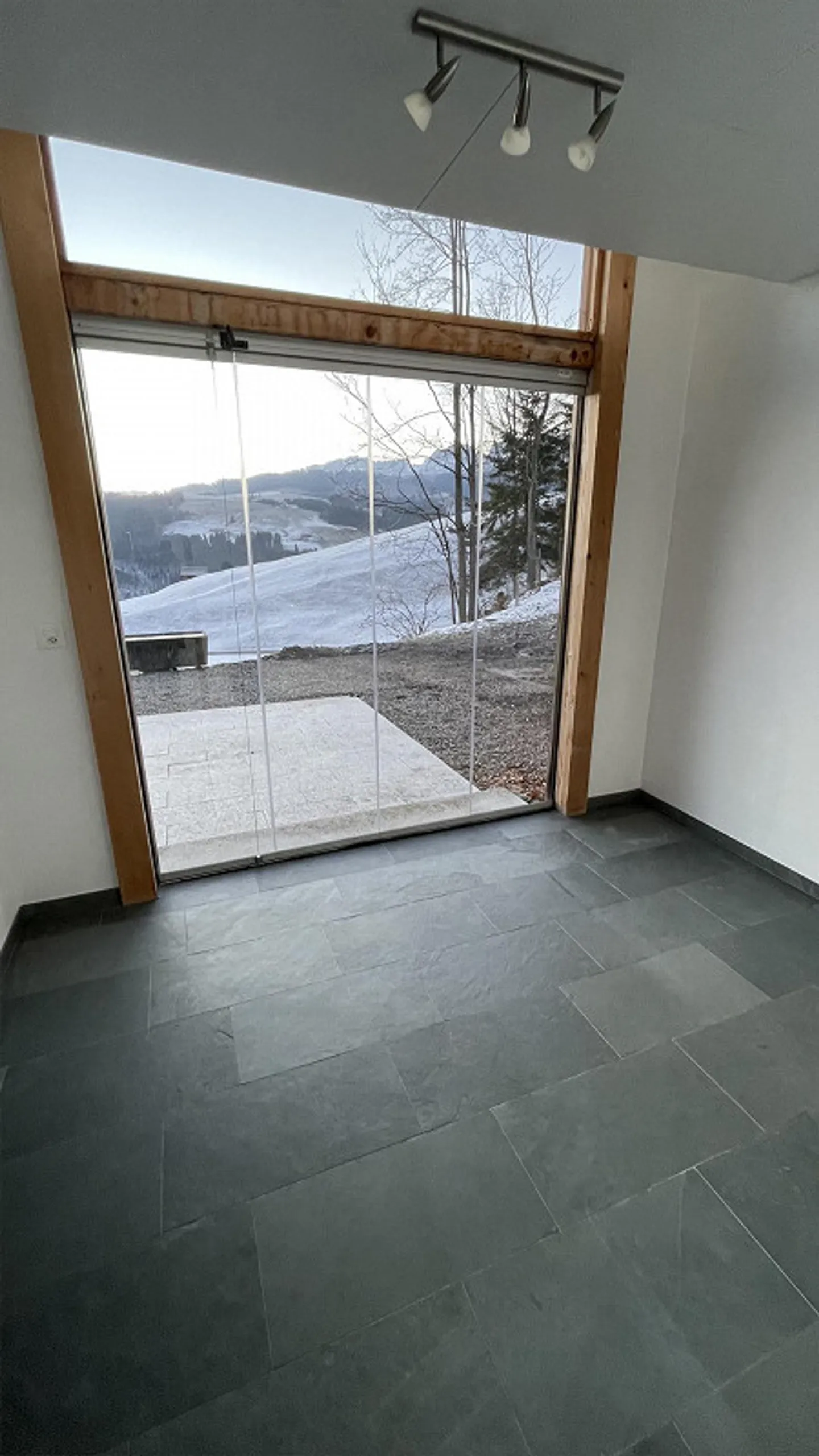 Appartement lumineux et spacieux de 4,5 pièces à louer - Photo 4 sur 12