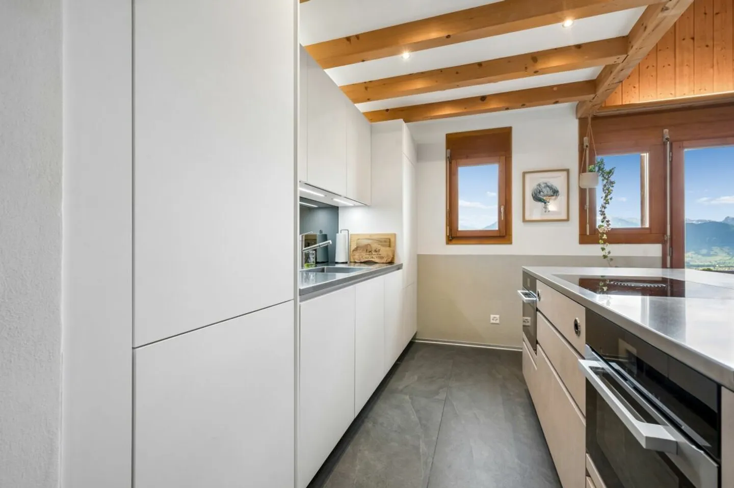 Stylish Duplex with Stunning Views - Photo 5 of 13