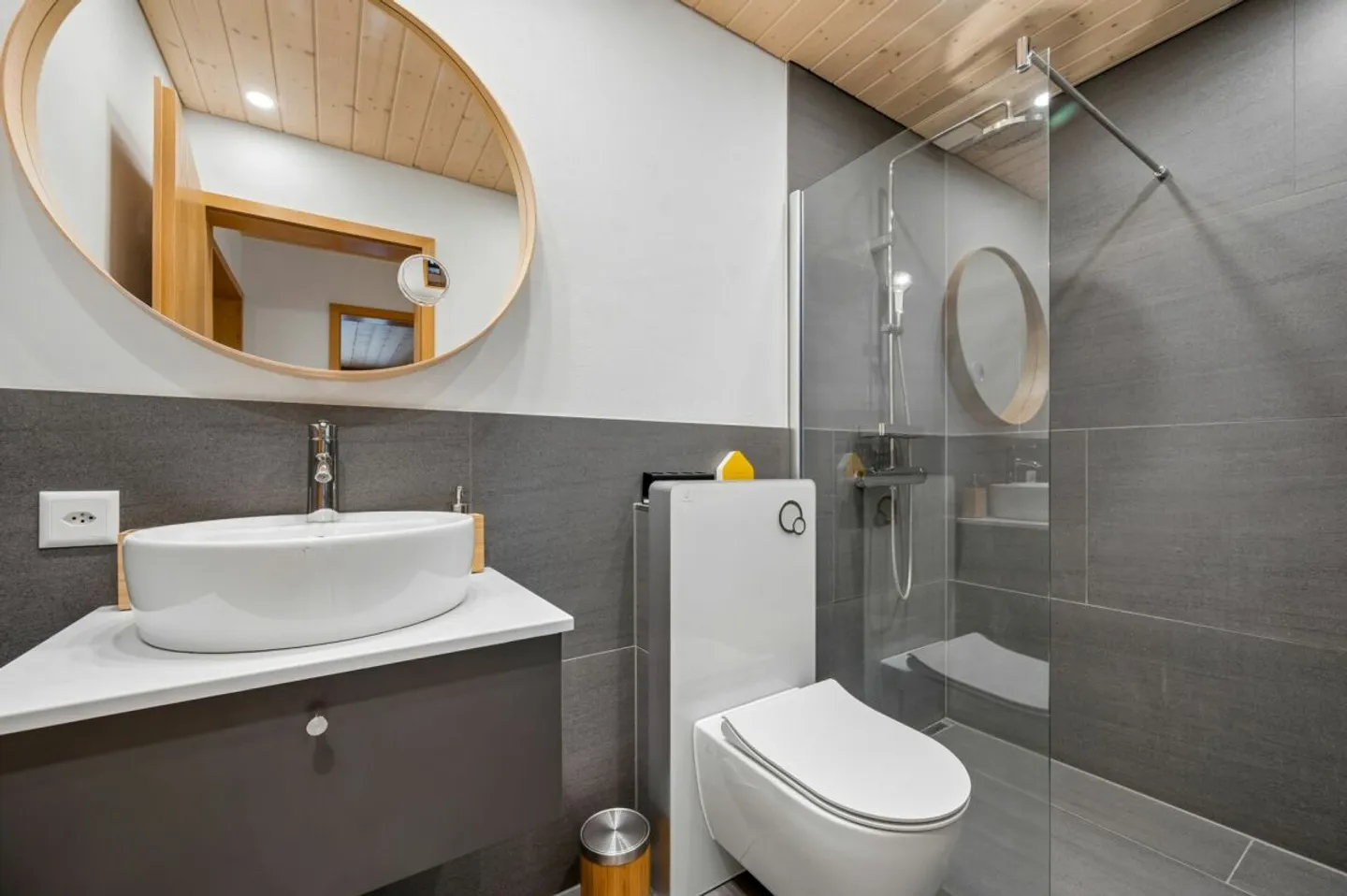 Stylish Duplex with Stunning Views - Photo 10 of 13