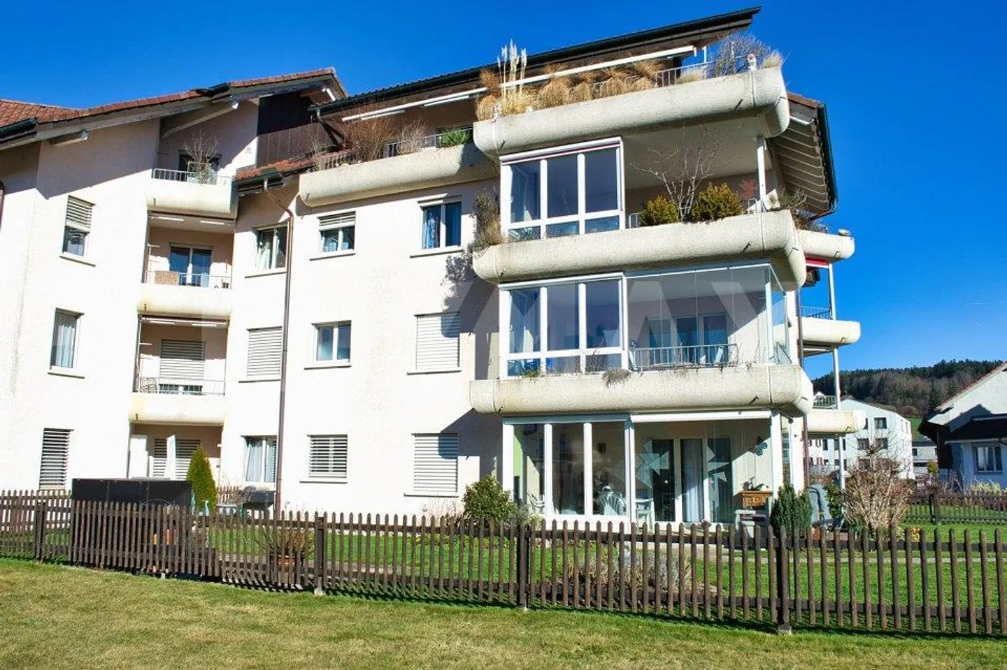 Beautiful 3.5 Room Apartment with Large Balcony, Elevator and Underground Garage - Photo 11 of 13