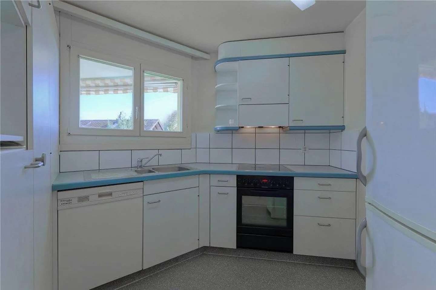 2½-Room Condominium with Sunny Balcony - Photo 3 of 13