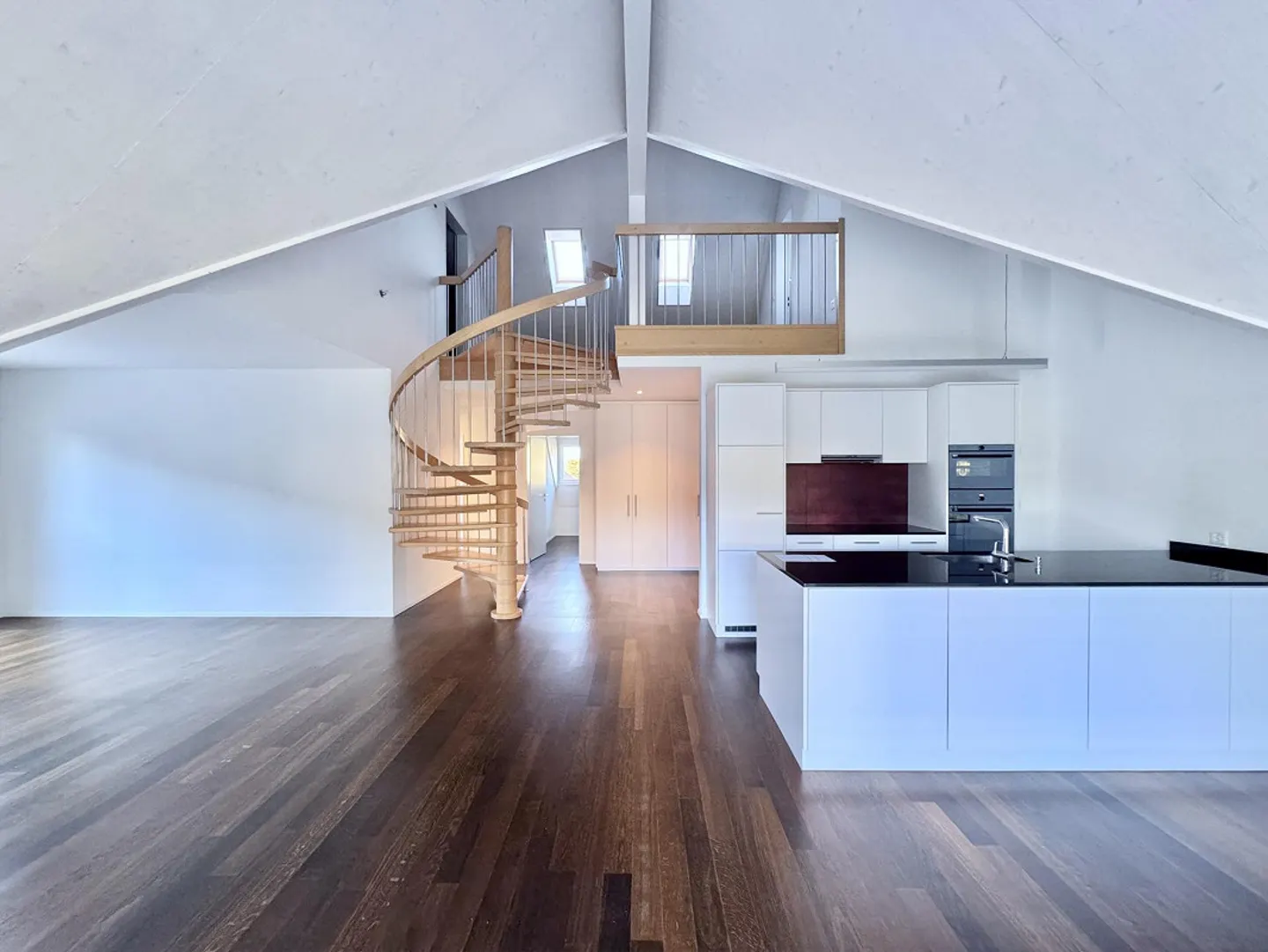 Appartamento duplex 4.5 locali, posizione tranquilla - Foto 1 di 12