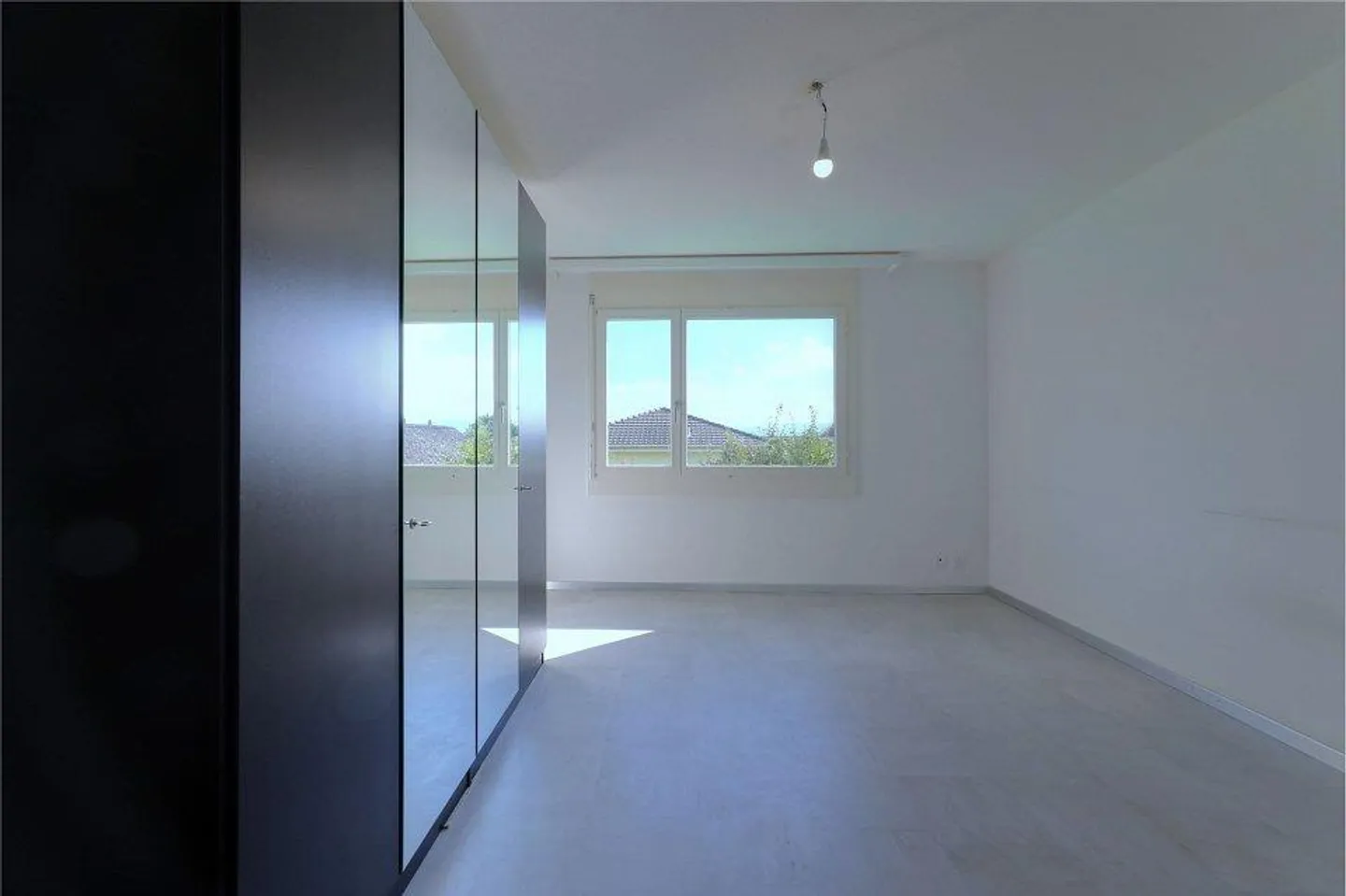 2½-Room Condominium with Sunny Balcony - Photo 8 of 13
